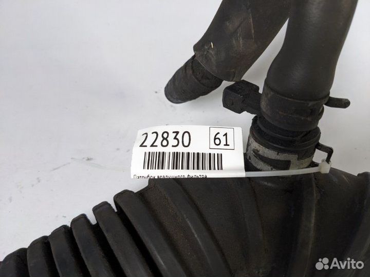 Патрубок воздушного фильтра Mitsubishi Pajero 3