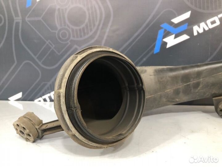 Патрубок впускной Bmw 528I E39 M52B28 1998