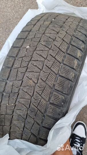 Bridgestone Blizzak DM-V1 235/55 R18