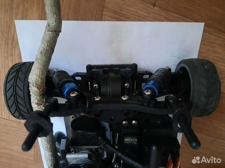 Радиоуправляемая машина на бензине