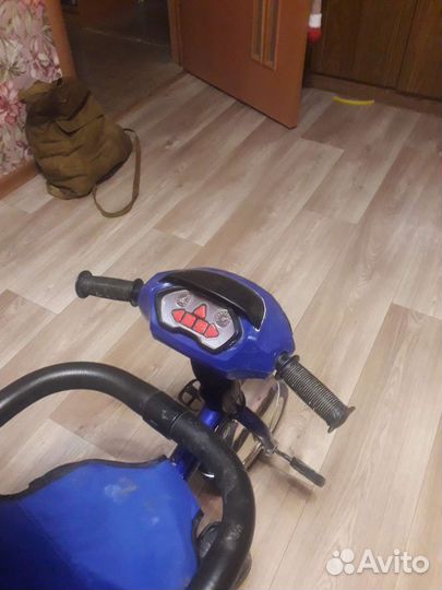 Детский велосипед с ручкой