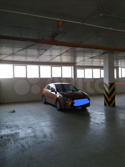 Машиноместо, 18 м²