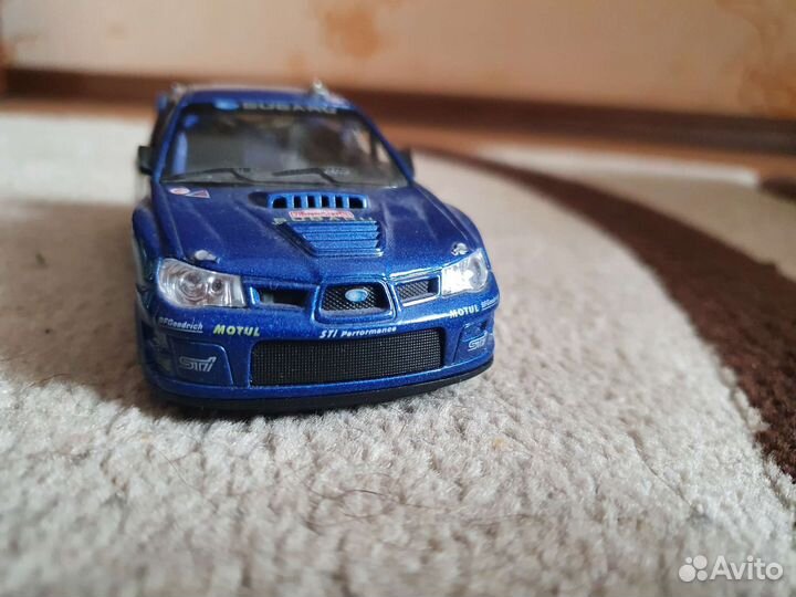 Subaru 1/36 модель