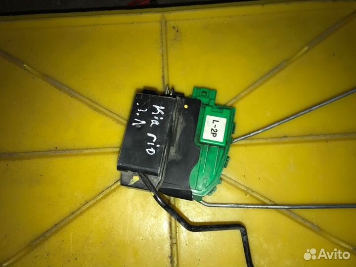 Замок двери задний левый Kia Rio QB 1.6 G4FC 2016