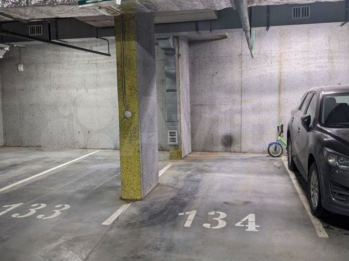 Машиноместо, 12 м²