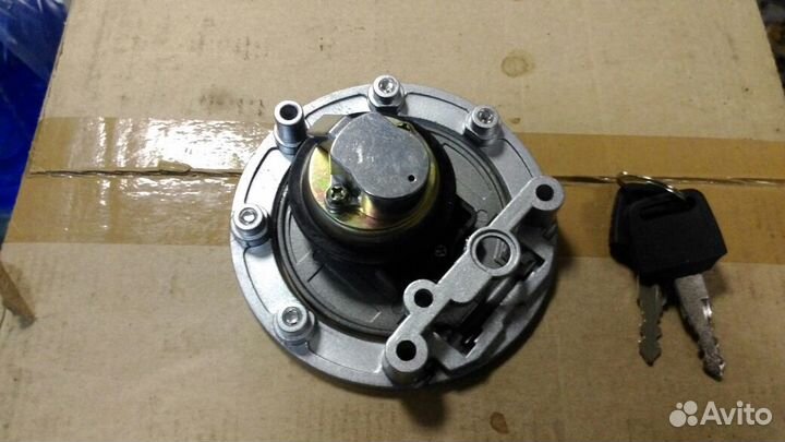 Крышка бензобака новая