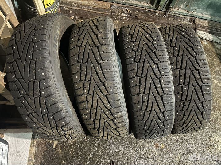 Roadstone Winguard WinSpike SUV 235/60 R18 107T