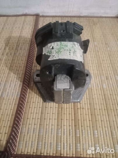 Запчасти на Мерседес 126