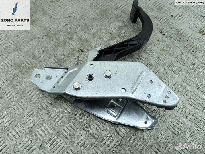 Педаль сцепления 90539237 на Opel Astra G