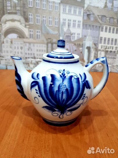Чайник гжель