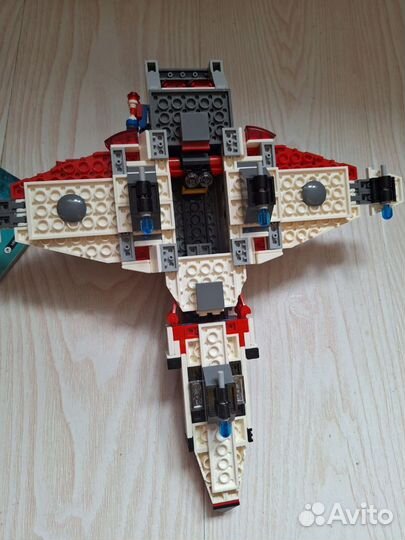 Lego 76049 самолёт мстителей