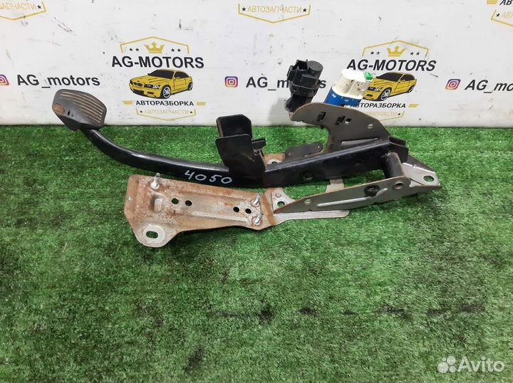 Педаль тормоза Ford Focus 2