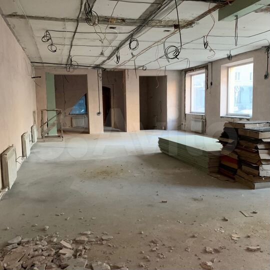 Сдам торговое помещение, 214 м²