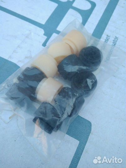 Крепеж накладок моторного отсека Touareg