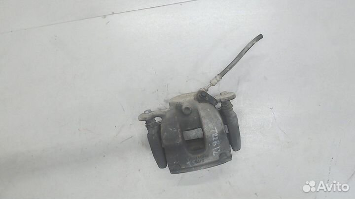 Суппорт BMW 2 F46 Gran Tourer, 2018