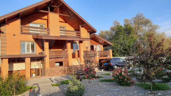 Дом 163,8 м² на участке 15 сот.