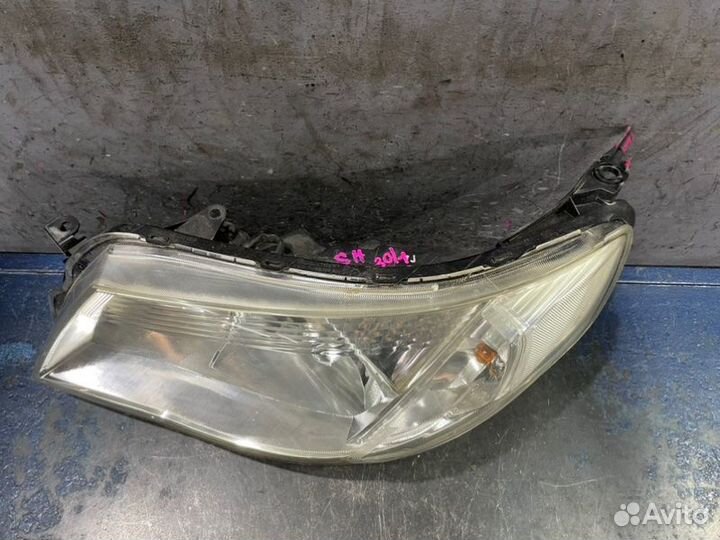 Фара ксенон левая Subaru Forester SH/S12