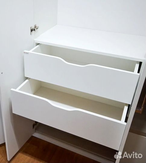 Прихожая по индивидуальному заказу в потолок