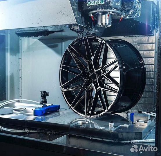 Кованые диски GT R22 5x130 на Lamborghini Urus