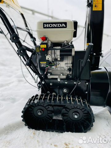 Гусеничный снегоуборщик Honda HSS GX420 18лс