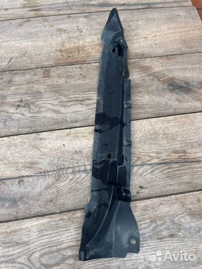 Пыльник крыла передний левый Honda Civic 4D 1.3