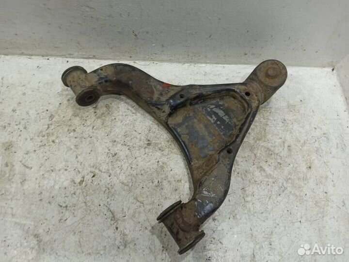 Рычаг передний правый нижний