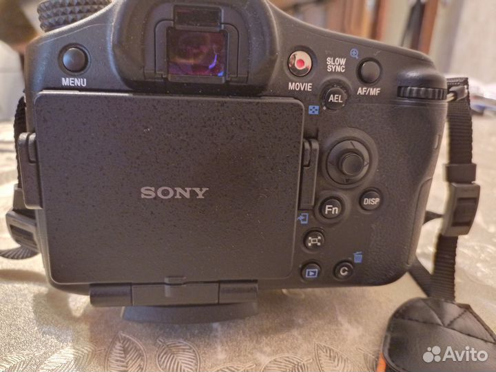 Sony Alpha ilca-77M2 Kit 18-135