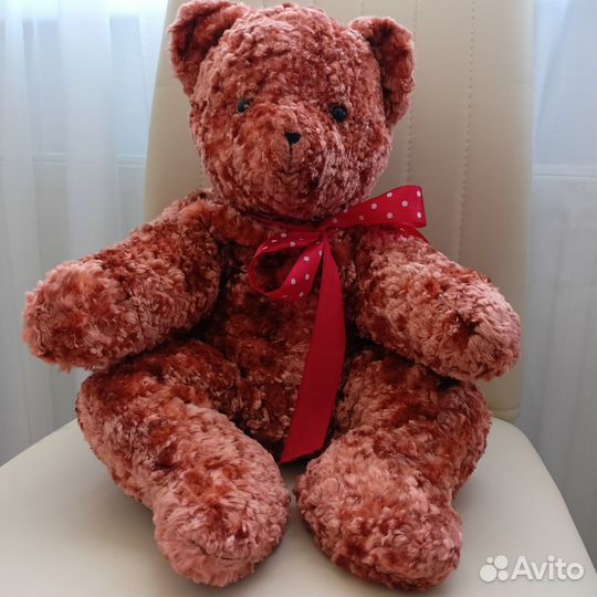 Большой плюшевый мишка