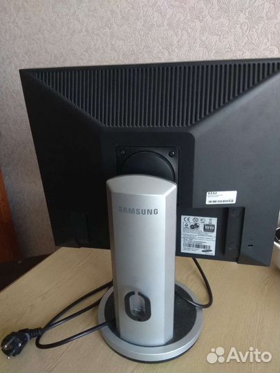 Монитор Samsung 19 дюймов