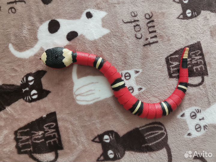 Интерактивная игрушка змея для животных
