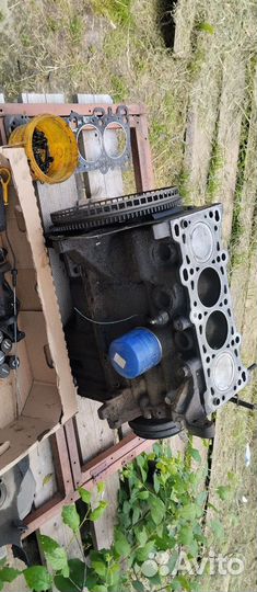 Двигатель на запчасти (a5d) трещина в блоке