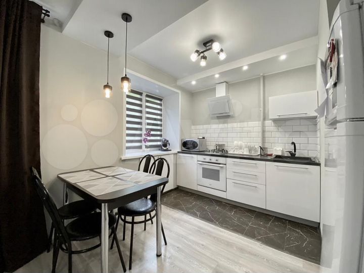 2-к. квартира, 43 м², 2/5 эт.