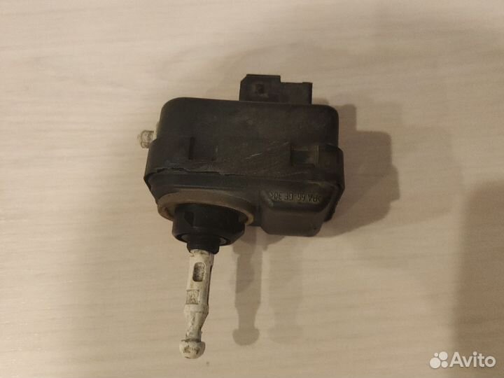 Корректор фар Вольво