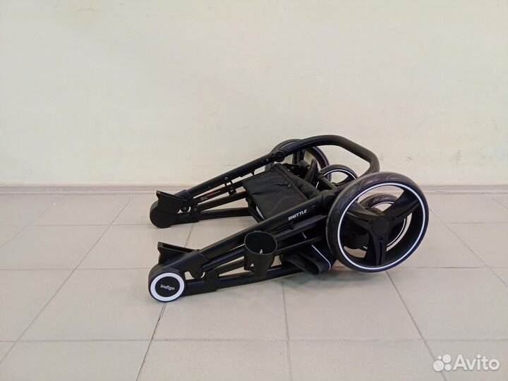 Коляска-трансформер Indigo Shuttle. /Новая