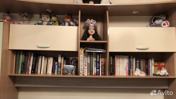 Стол, шкаф, полки (набор мебели )