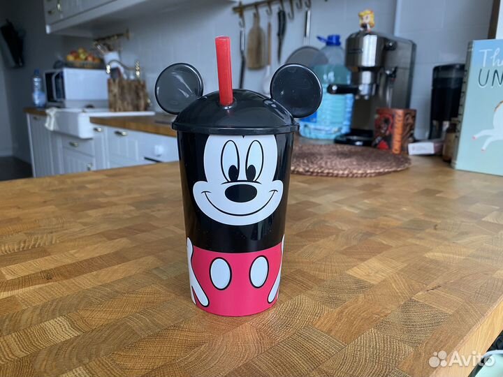 Стакан Микки с крышкой и трубочкой