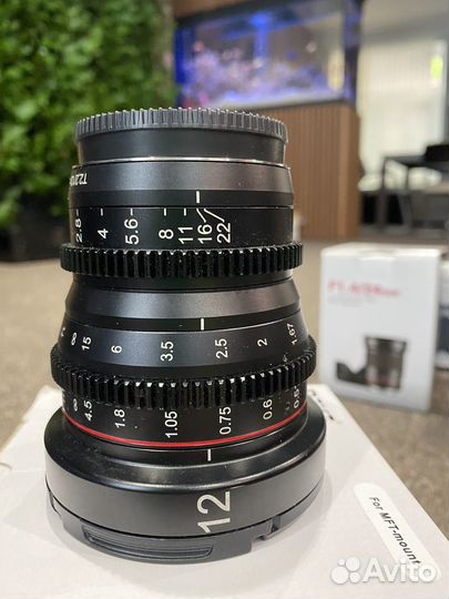 Объектив samyang 12 mm T/2.2