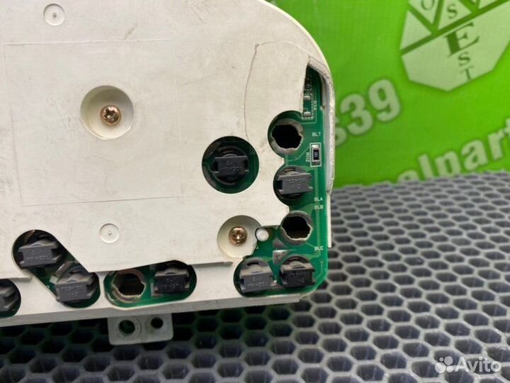 Панель приборов Mazda Mpv LW5W GY-DE 2.5 2001