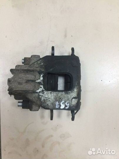 Суппорт передний правый Honda HR-V