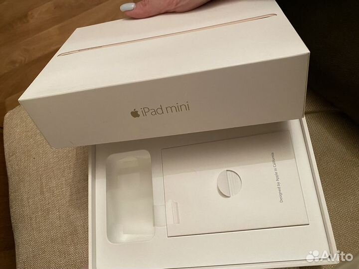 Коробка iPad mini 4