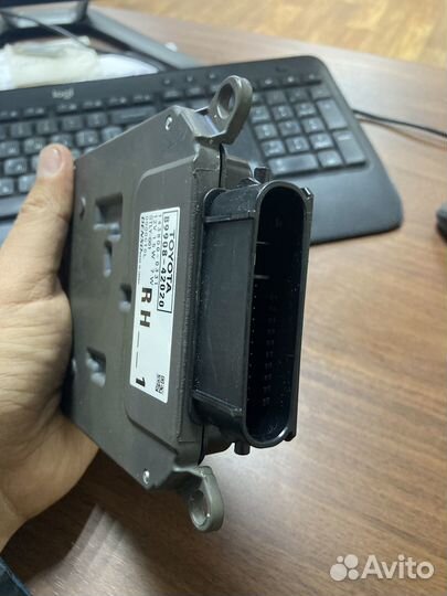 Блок управления фар передний правый Toyota Rav4