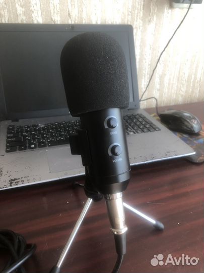 Студийный микрофон