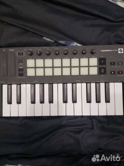 Midi клавиатура Novation Launchkey mini