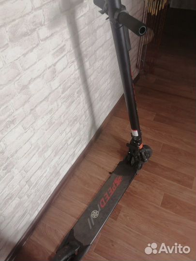 Продаю электросамокат