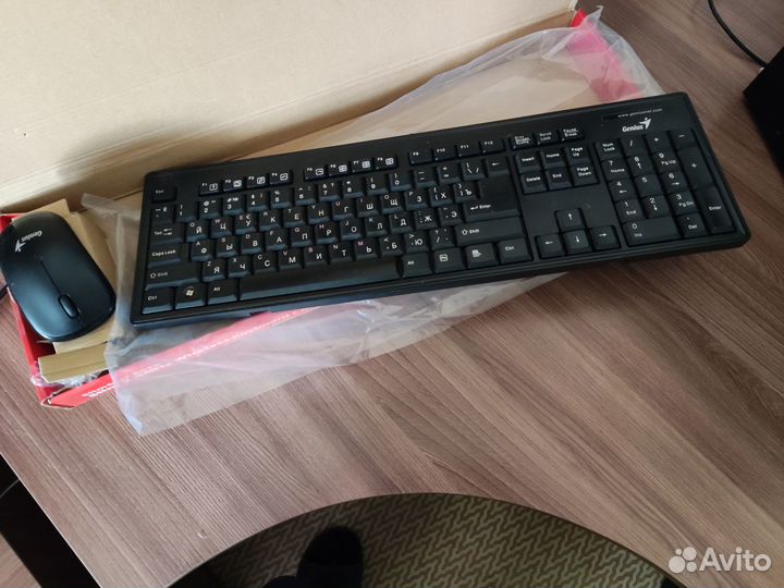 Клавиатура Genius, беспроводная+ мышка