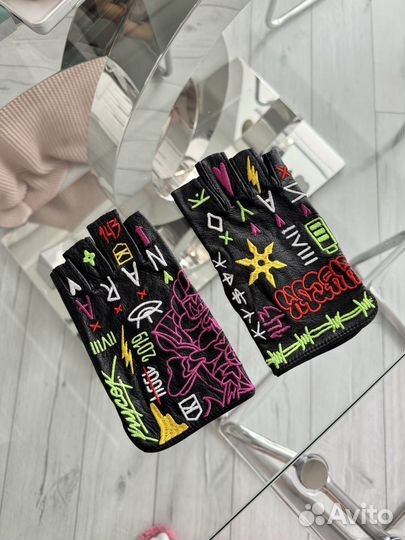 Кожаные перчатки Sayonara бренда Эллжея