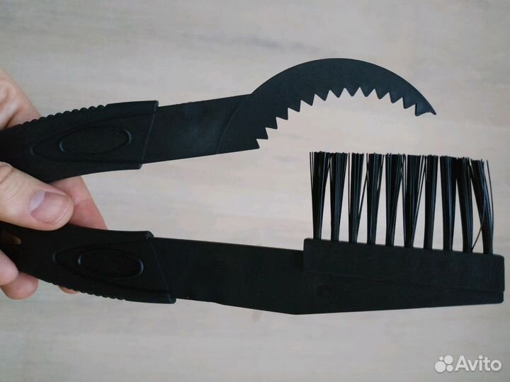 Щетки для чистки цепи и звезд велосипеда