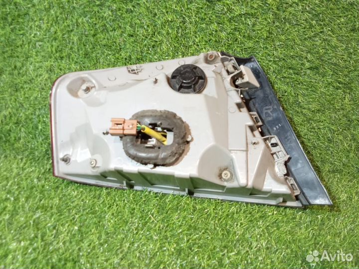 Фонарь задний правый Infiniti M35