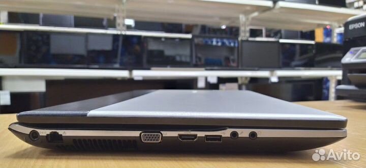 Samsung NP300/i5 2450/4GB/GT520/500GB/17.3