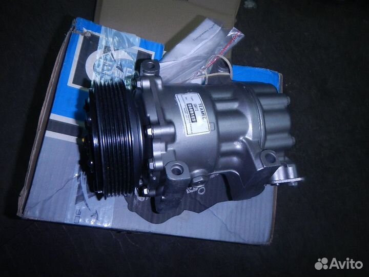 Компрессор кондиционера Peugeot 307